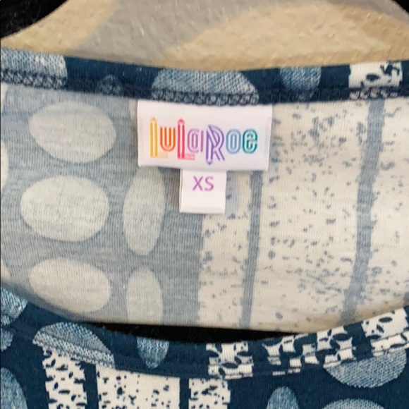 LuLaRoe top - Picture 2 of 3